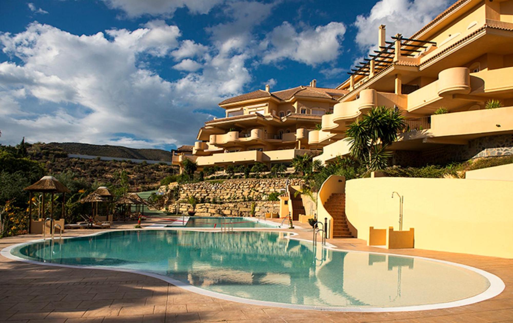 Aloha Hill Club Lluxury 5 Star Golf Resort Near Puerto Banus And Марбелья Экстерьер фото